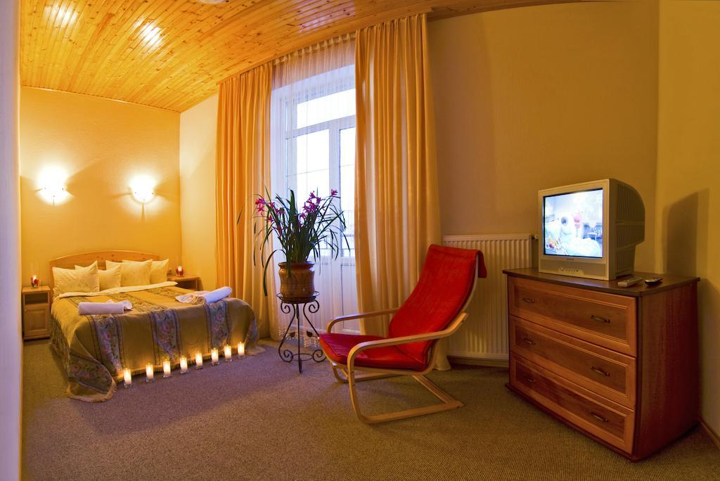 Oberig Hotel Morshyn Kamer foto