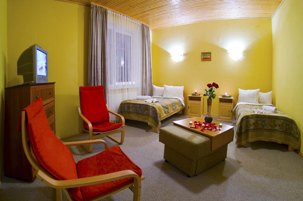 Oberig Hotel Morshyn Kamer foto