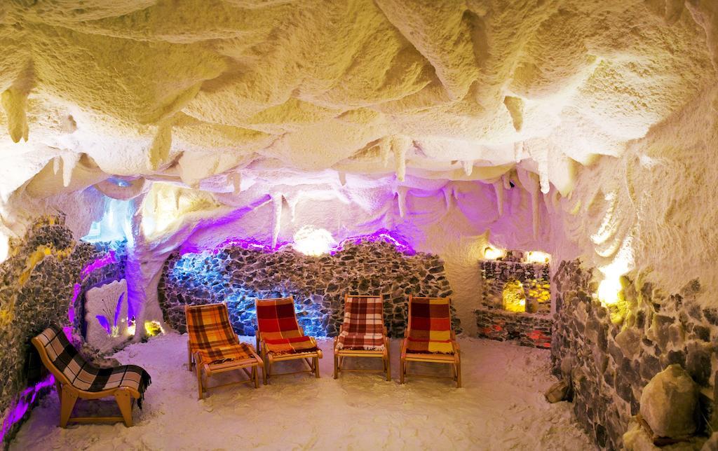 Oberig Hotel Morshyn Buitenkant foto