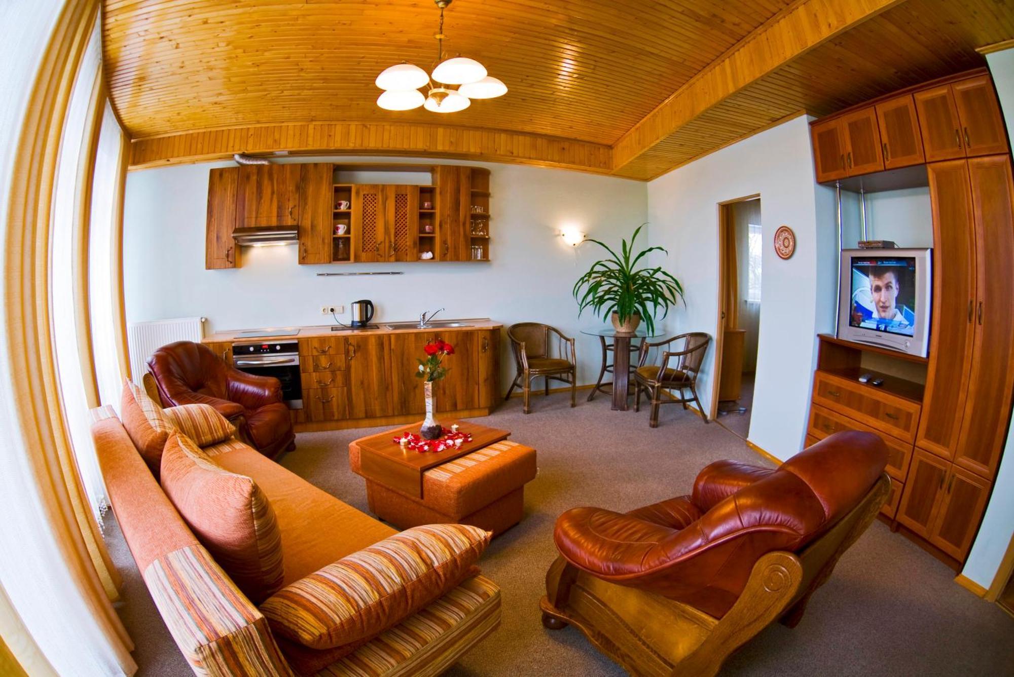 Oberig Hotel Morshyn Buitenkant foto
